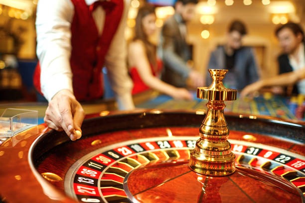 maxbet featured games homepage with sportsbook, live casino, slots, and esports sections